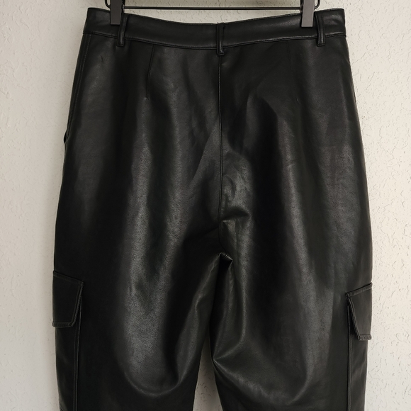 Aritzia Wilfred 10 Black Vegan Leather High Rise Buttonfly Modern Cargo Pant - Picture 7 of 10